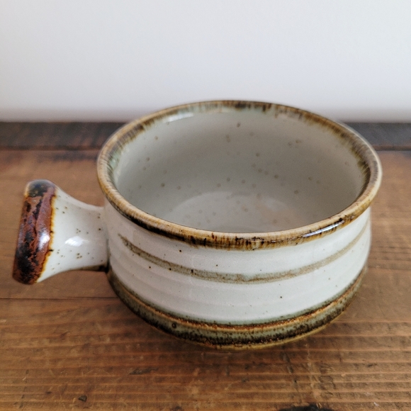 Vintage Takahashi Mid Century Studio Pottery Side Handled Soup Bowl - Picture 4 of 9